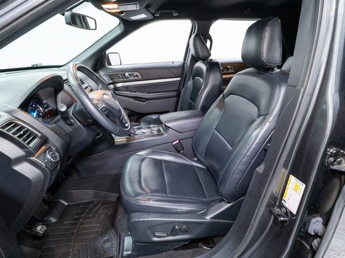 Used 2019 Ford Explorer XLT w/ Equipment Group 202A image 15