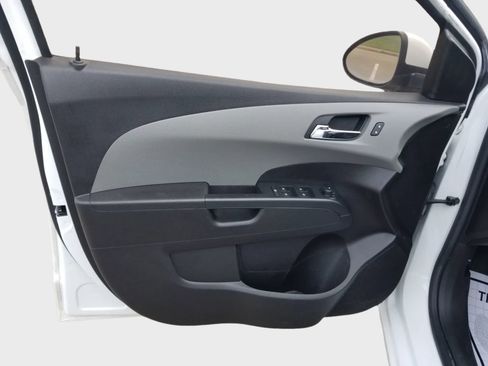 Used 2015 Chevrolet Sonic LT FWD image 9
