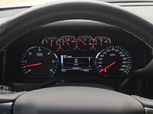 Used 2019 Chevrolet Tahoe LT w/ LT Signature Package RWD image 17