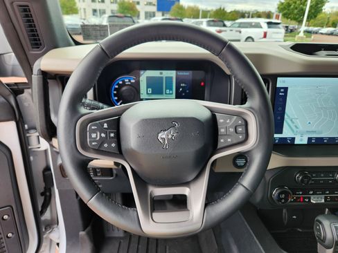Used 2024 Ford Bronco Wildtrak image 18