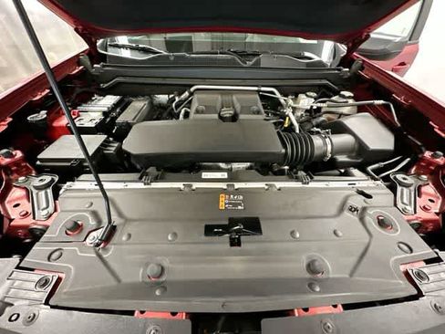 Used 2025 Chevrolet Colorado Z71 AWD/4WD image 26
