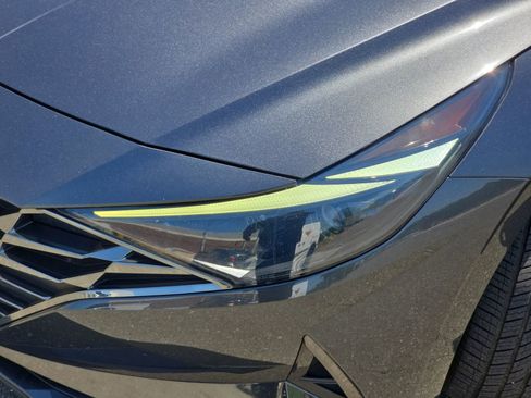 Used 2022 Hyundai Elantra Limited FWD image 32