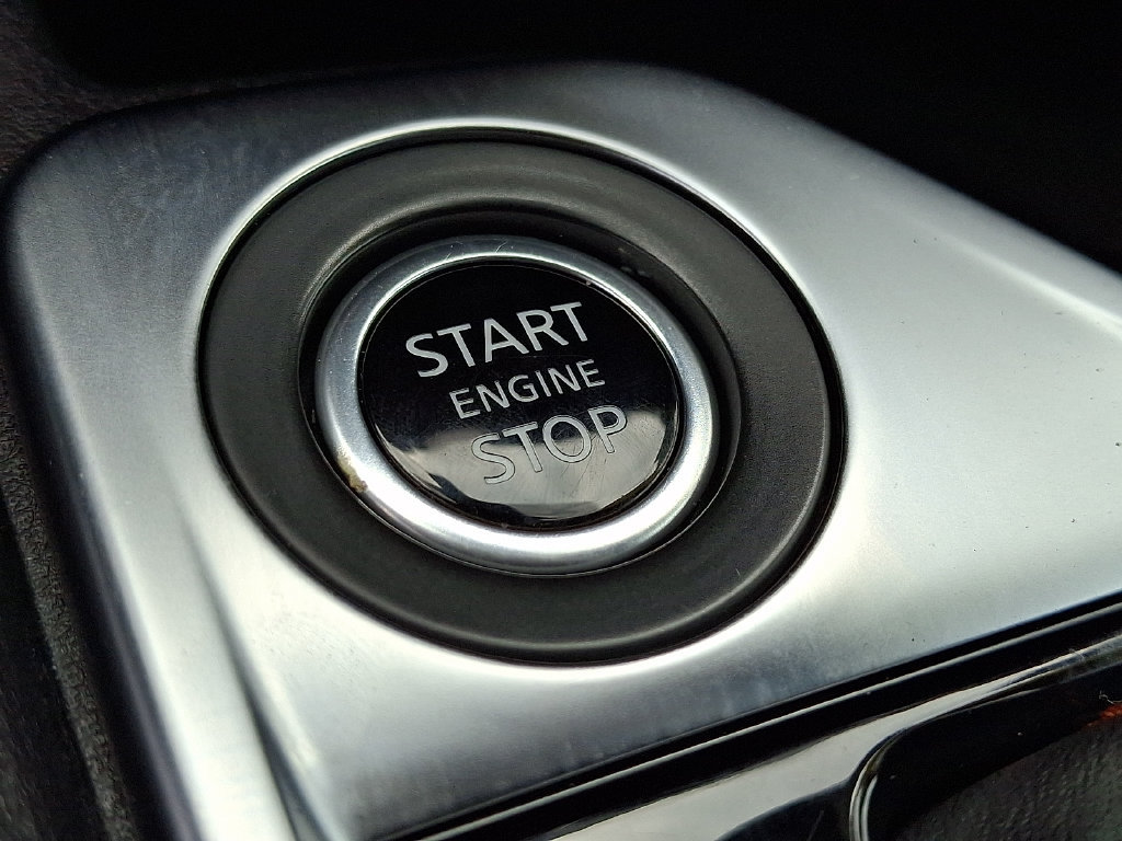 Used 2023 Nissan Sentra SR w/ Electronics Package FWD image 25