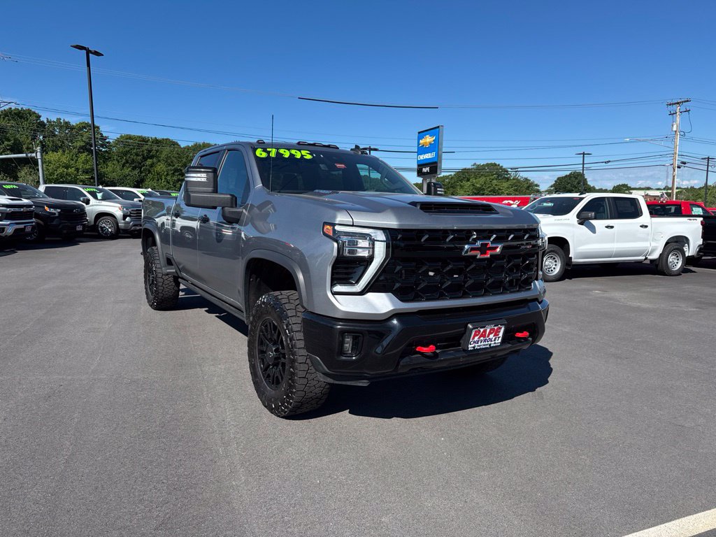 Used 2024 Chevrolet Silverado 2500 ZR2 w/ Technology Package AWD/4WD image 2