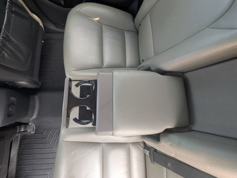 Used 2017 Hyundai Santa Fe SE AWD/4WD image 30