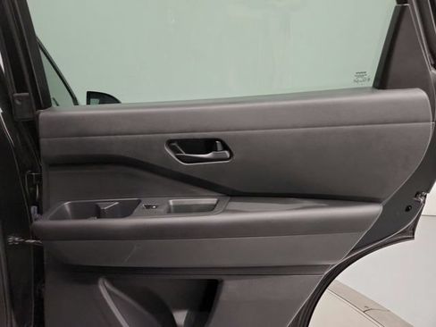 Used 2025 Nissan Pathfinder SV AWD/4WD image 37