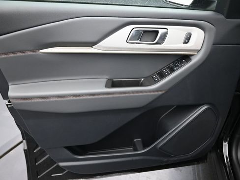 New 2026 Ford Explorer Active w/ Active Comfort Package AWD/4WD image 15