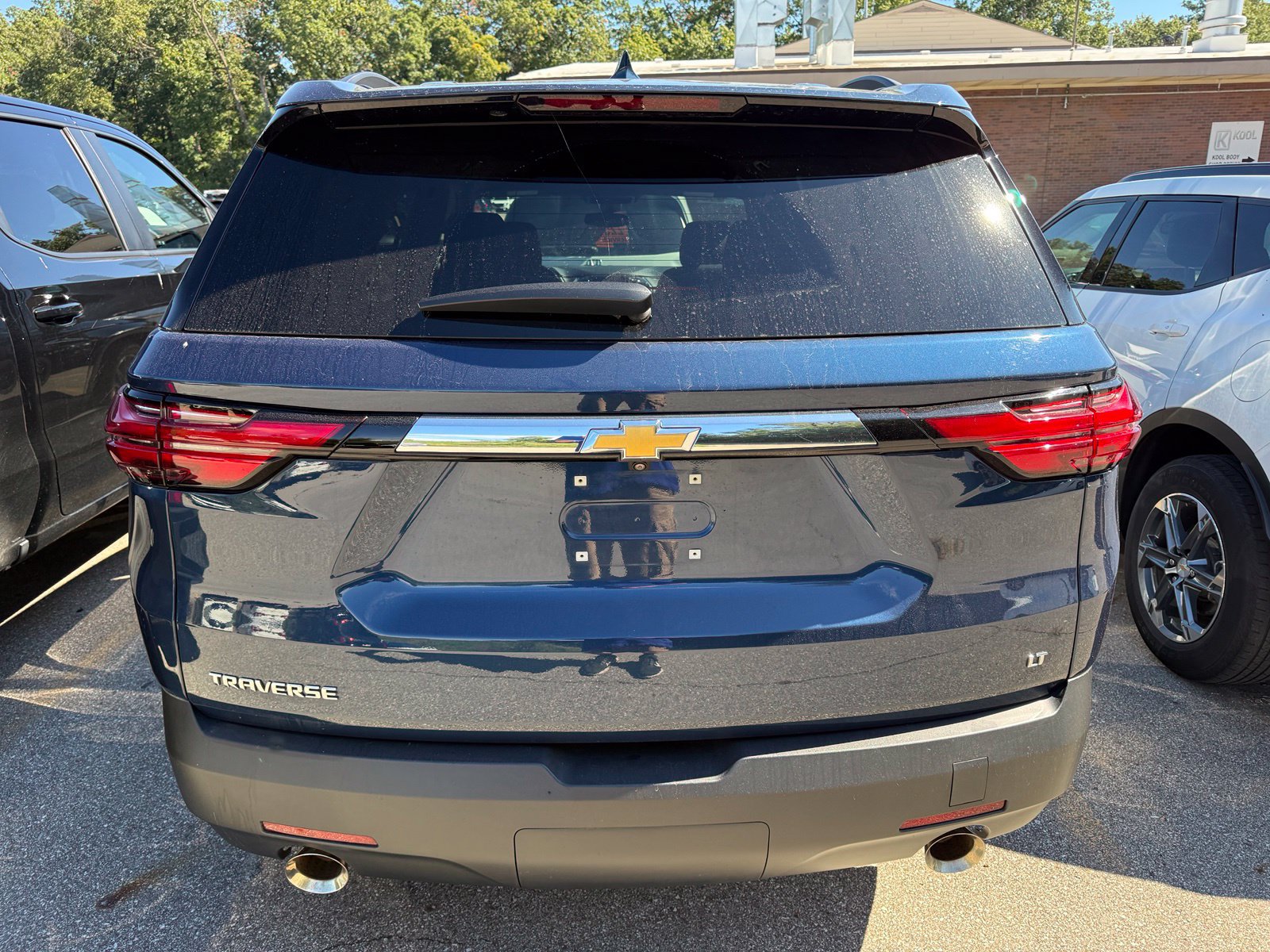 Used 2023 Chevrolet Traverse LT FWD image 3