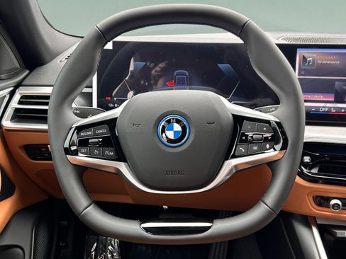 Used 2026 BMW i4 eDrive40 w/ Parking Assistance Package RWD image 10