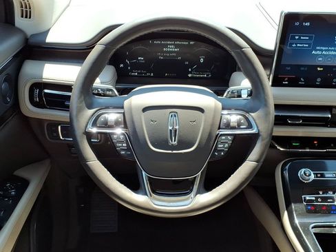 Used 2022 Lincoln Nautilus Reserve w/ Luxury Package AWD/4WD image 12