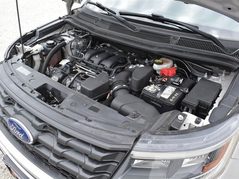 Used 2017 Ford Explorer 4WD Police Interceptor w/ Ultimate Wiring Package image 29