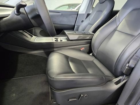 Used 2023 Tesla Model Y AWD image 14