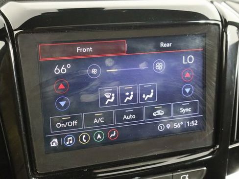 Used 2023 Chevrolet Traverse High Country image 35