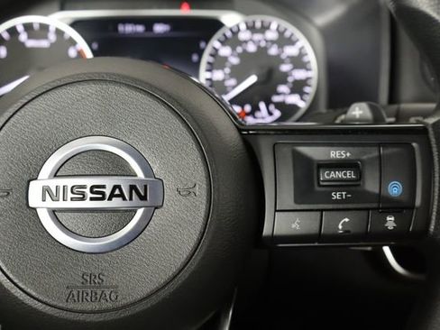 Used 2021 Nissan Rogue SV FWD image 10
