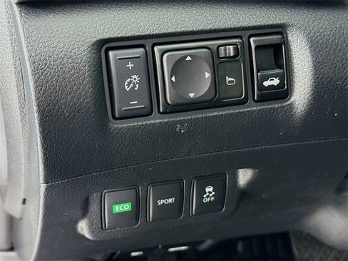 Used 2014 Nissan Sentra SV image 11