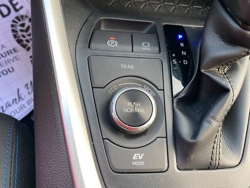 Used 2022 Toyota RAV4 SE w/ Convenience Package AWD/4WD image 18