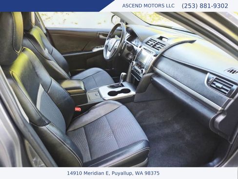 Used 2014 Toyota Camry SE FWD image 11