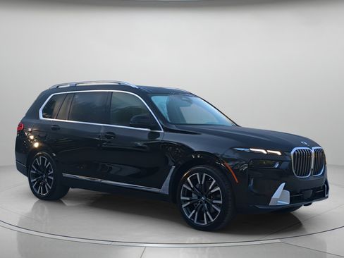 Used 2025 BMW X7 xDrive40i w/ Premium Package AWD/4WD image 38