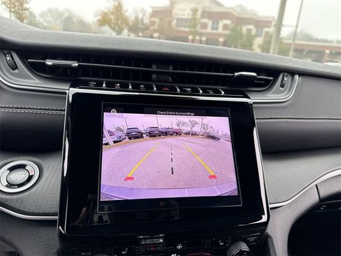 New 2025 Jeep Grand Cherokee L Altitude image 24