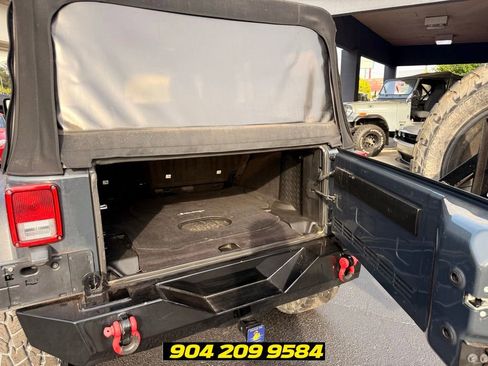 Used 2017 Jeep Wrangler Unlimited Rubicon AWD/4WD image 27