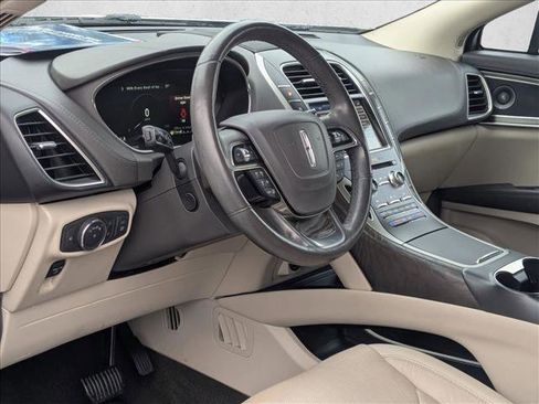 Used 2019 Lincoln Nautilus Reserve image 10