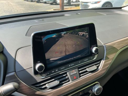 Used 2025 Nissan Altima 2.5 SV FWD image 20
