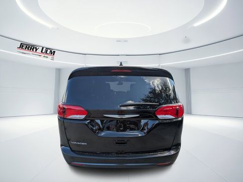 New 2026 Chrysler Voyager LX image 4