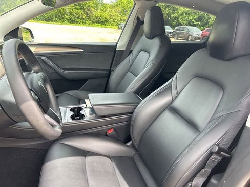 Used 2023 Tesla Model Y Long Range AWD/4WD image 16