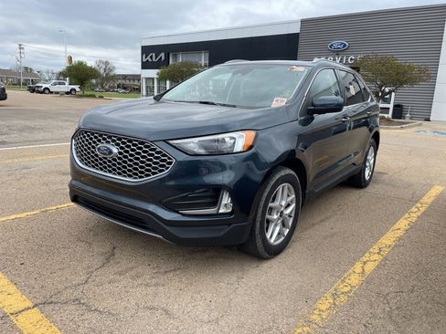 Used 2023 Ford Edge SEL w/ Convenience Package AWD/4WD image 2