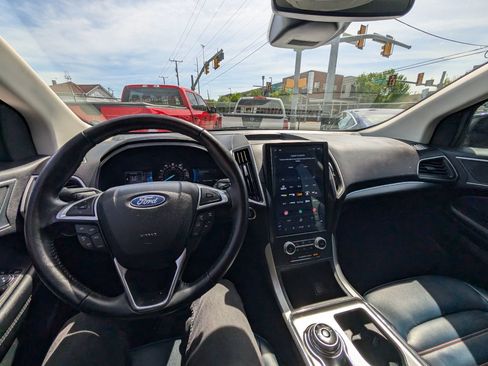 Used 2024 Ford Edge SEL w/ Sport Appearance Package image 21