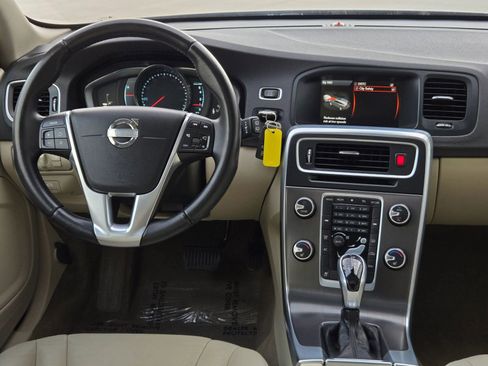 Used 2015 Volvo V60 T5 Premier image 23