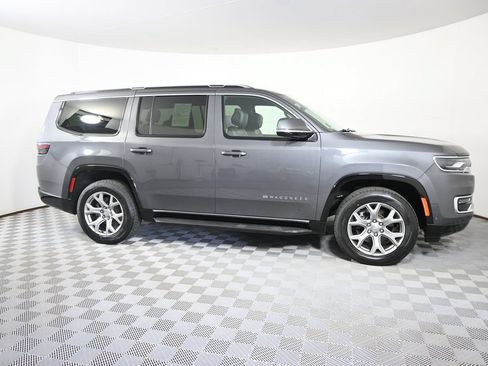 Used 2022 Jeep Wagoneer Series II AWD/4WD image 8