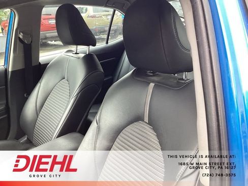Used 2019 Toyota Camry SE FWD image 16