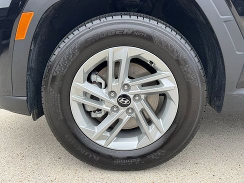 Used 2025 Hyundai Tucson SE image 13