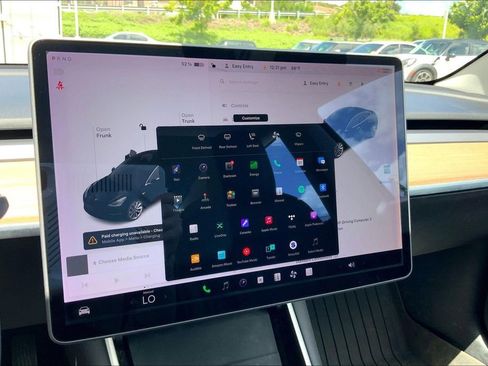 Used 2020 Tesla Model 3 Standard Range Plus image 29