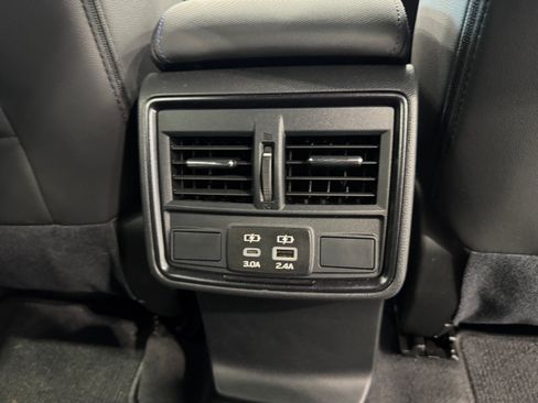 Used 2025 Subaru Forester Touring AWD/4WD image 13