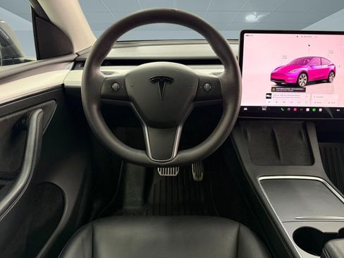 Used 2024 Tesla Model Y 2WD image 14