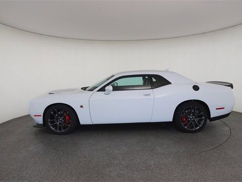 Used 2022 Dodge Challenger R/T Scat Pack w/ Plus Package image 7