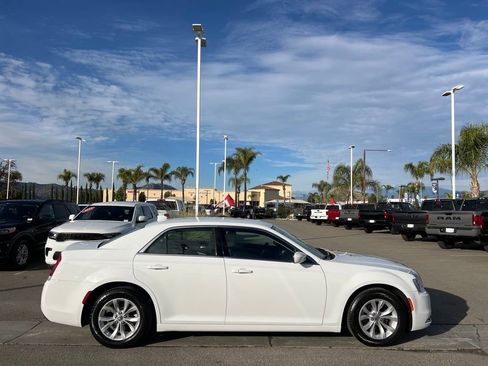 Certified 2023 Chrysler 300 Touring image 9