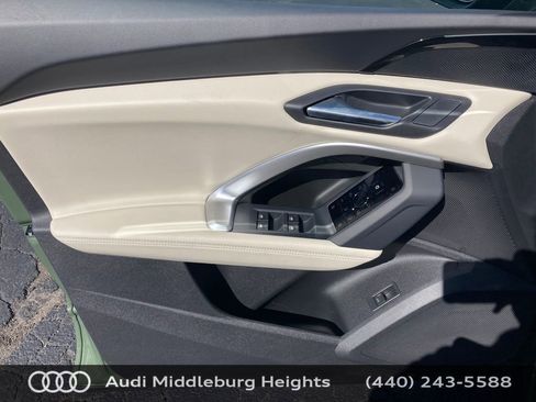 Used 2025 Audi Q5 Premium w/ Convenience Package image 13