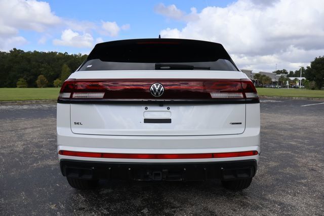 Certified 2025 Volkswagen Atlas Cross Sport SEL R-Line AWD/4WD image 7