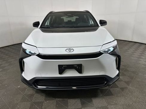 Used 2023 Toyota bZ4X XLE w/ Weather Package image 8