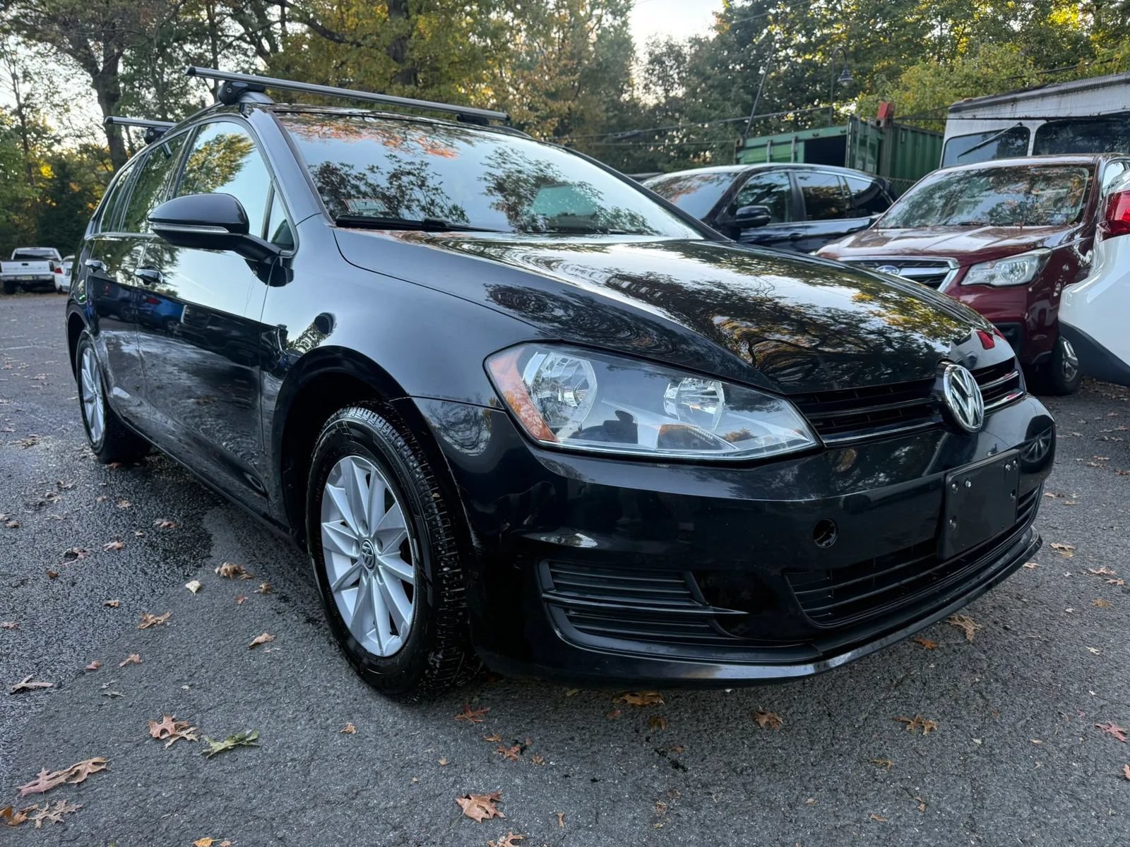 Used 2016 Volkswagen Golf S FWD image 3