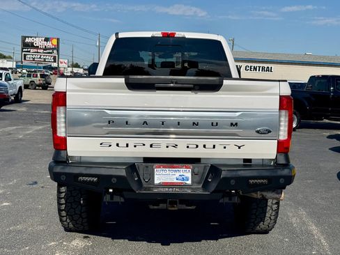 Used 2017 Ford F350 Platinum w/ Platinum Ultimate Package AWD/4WD image 4