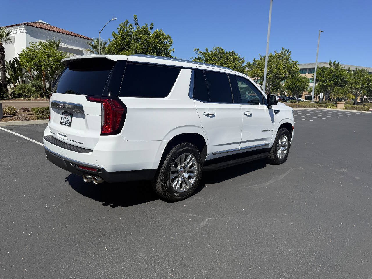 Used 2021 GMC Yukon Denali w/ LPO, Illumination Package AWD/4WD image 7