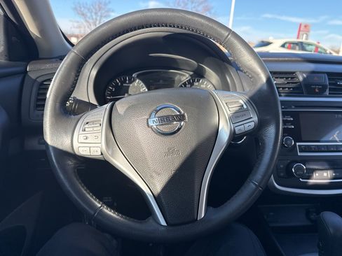 Used 2017 Nissan Altima 2.5 SV image 11