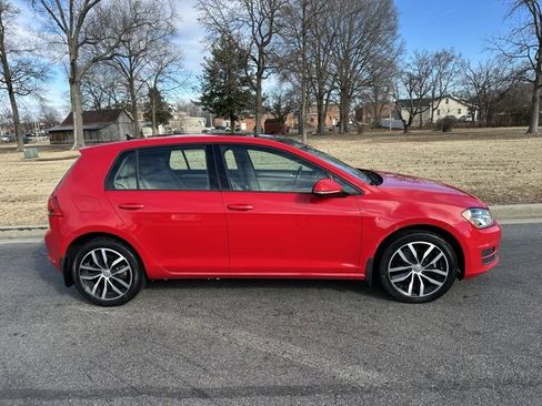 Used 2016 Volkswagen Golf SE image 28