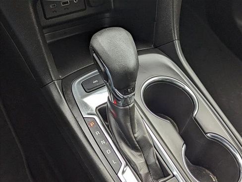 Used 2022 Chevrolet Equinox LS w/ LS Convenience Package image 12