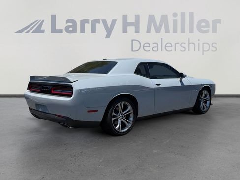 Used 2022 Dodge Challenger R/T RWD image 6