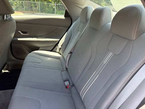 Used 2023 Hyundai Elantra SEL FWD image 16